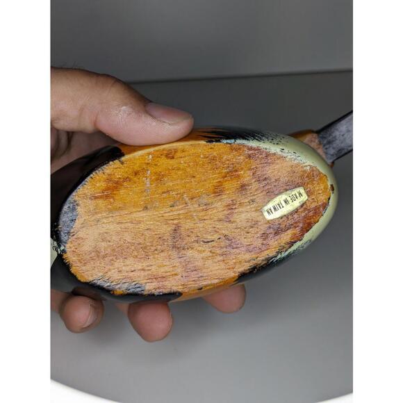 Vintage Wooden Hand Carved Duck  Made in Taiwan-Glass Eye - Picture 4 of 5